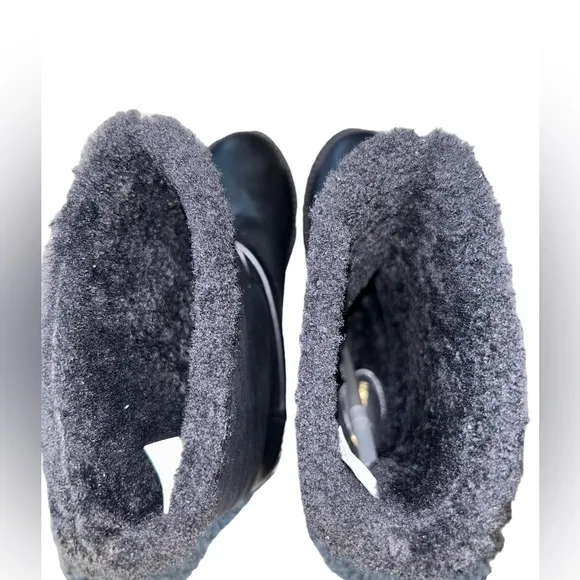 Stuart Weitzman RYDER LIFT CHILL BOOTIE  Size 10 . Please read