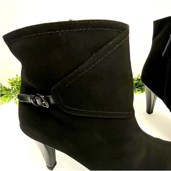 STUART WEITZMAN'Gorgeous' Black Gore Tex Waterproof Booties Sz 8
