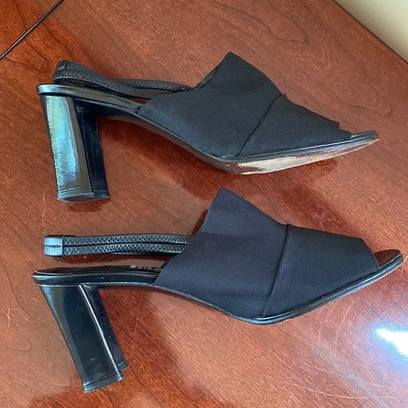 Stuart Weiztman Synergy 90’s Black Elastic Open Toe Sling Back Heels Size 9.5