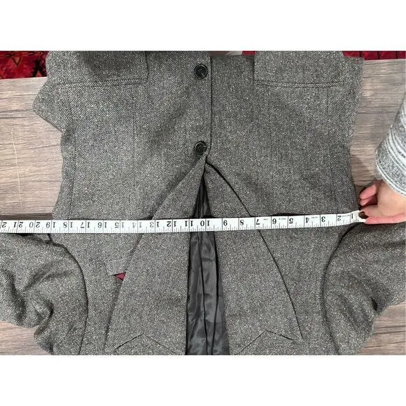 Studio Suits Handcrafted Gray Twead Wool Blend Blazer Silk Hankerchief Size 38