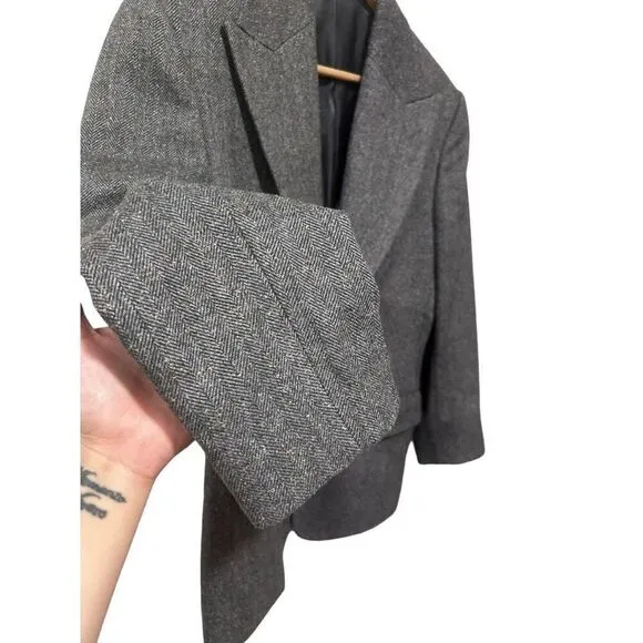 Studio Suits Handcrafted Gray Twead Wool Blend Blazer Silk Hankerchief Size 38