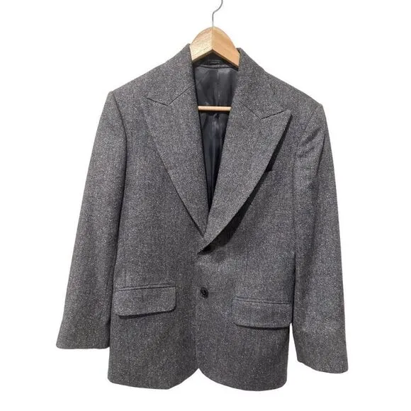 Studio Suits Handcrafted Gray Twead Wool Blend Blazer Silk Hankerchief Size 38