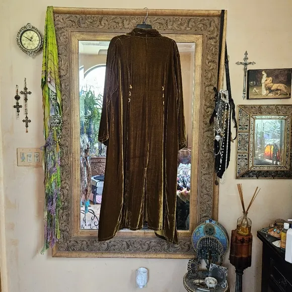 STUNNING VELVET DUSTER COAT*