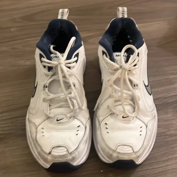Sz 8 Nike Air Monarch IV Workout Shoes Sneakers