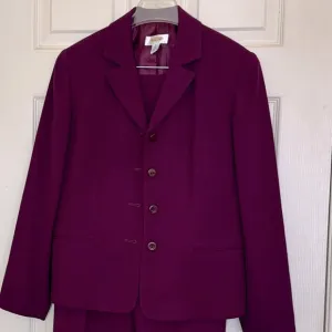 TALBOTS 100% Wool Dark Pink /Magenta Blazer Lightweight Size 8p