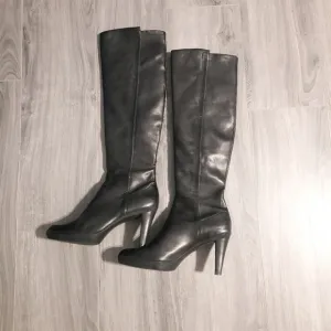 Tall Platform Matrix Boots Size 9