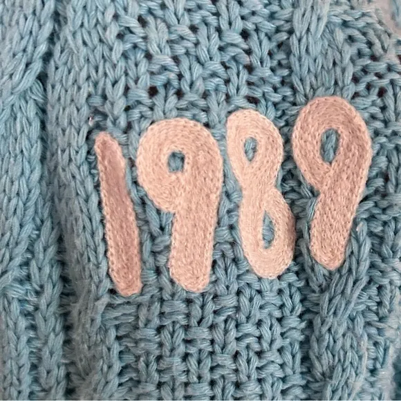Taylor Swift 1989 Cardigan official Merchandise Authentic