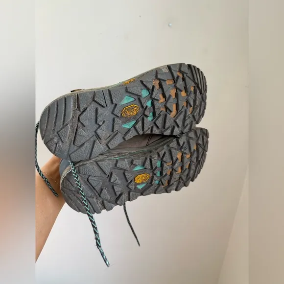 Teva Grandview GTX Hiking Boots 8.5