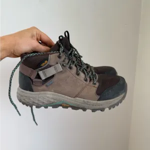 Teva Grandview GTX Hiking Boots 8.5