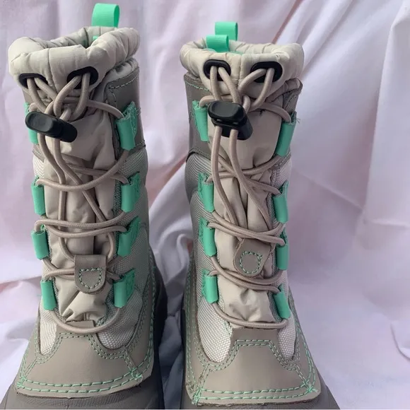 The North Face Waterproof/Insulated Boots (Size 4) Gray w/Seafoam Green Trim