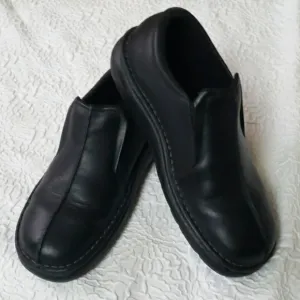 Thom McAn Black Leather Marcos Loafer Shoe, Comfort slip-on. Size 8