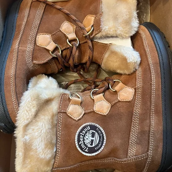 Timberland Mukluk Lace Up Boot size 7.5