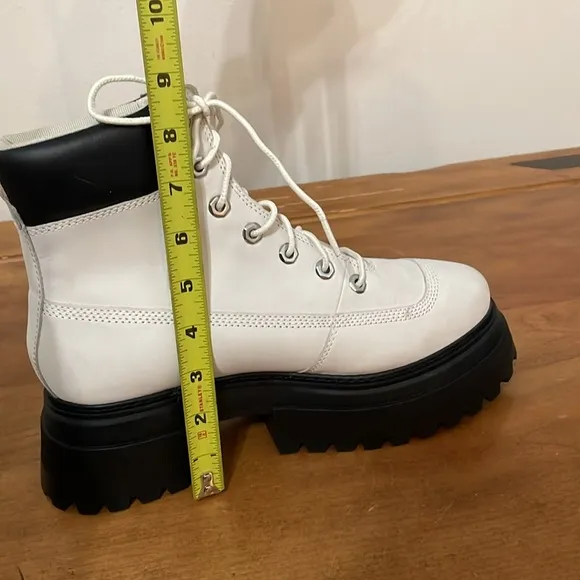 Timberland Women's Sky Waterproof Lace-Up Boots Size 8.5 Bright White Nubuck