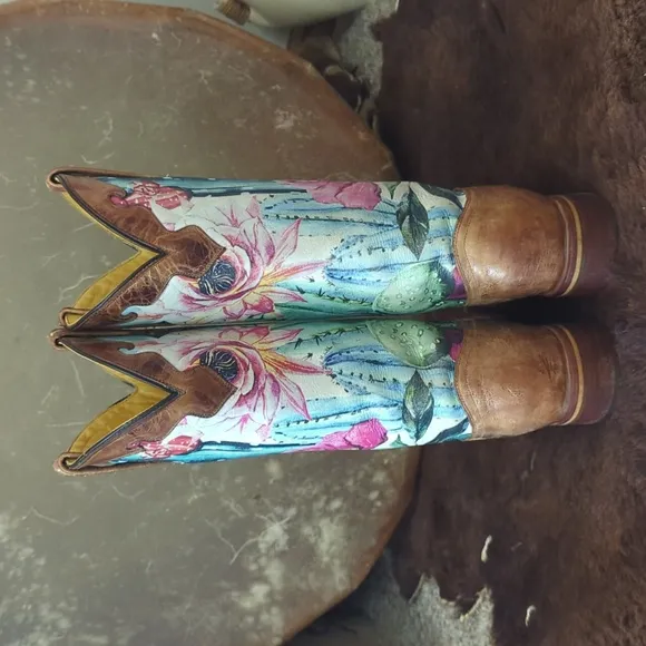 TIN HAUL &quot;Cactilicious&quot; Looking Sharp cowgirl western square toe boots sz 8 EUC