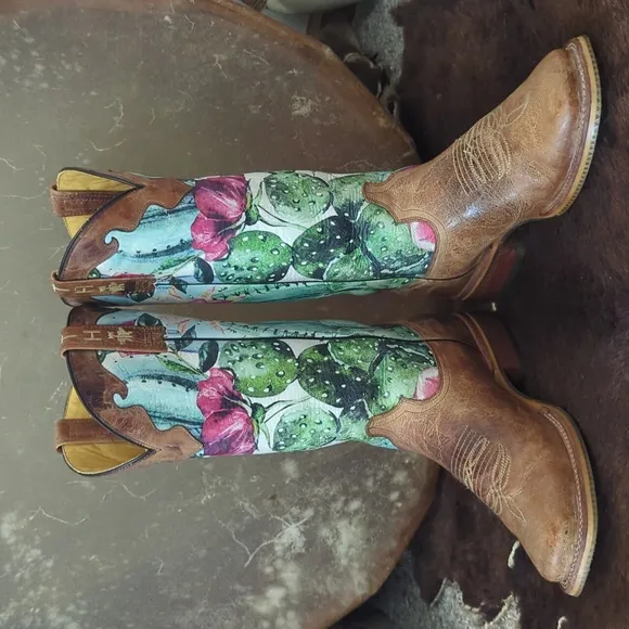 TIN HAUL &quot;Cactilicious&quot; Looking Sharp cowgirl western square toe boots sz 8 EUC