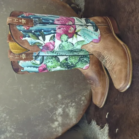 TIN HAUL &quot;Cactilicious&quot; Looking Sharp cowgirl western square toe boots sz 8 EUC