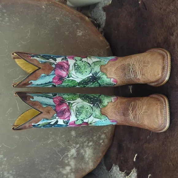 TIN HAUL &quot;Cactilicious&quot; Looking Sharp cowgirl western square toe boots sz 8 EUC