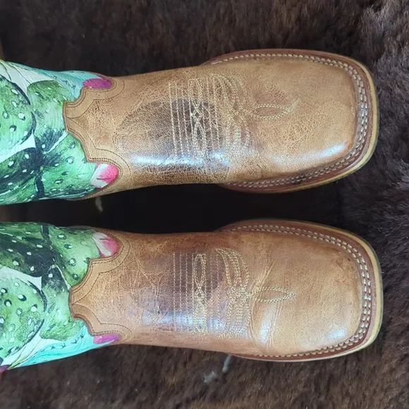 TIN HAUL &quot;Cactilicious&quot; Looking Sharp cowgirl western square toe boots sz 8 EUC