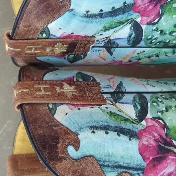 TIN HAUL &quot;Cactilicious&quot; Looking Sharp cowgirl western square toe boots sz 8 EUC