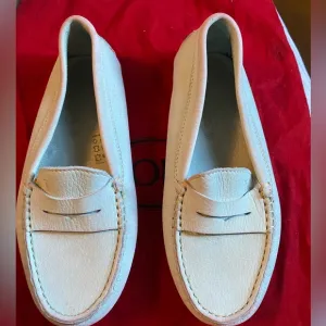 TOD’S DRIVING SHOES Sz 33 LIGHT BLUE