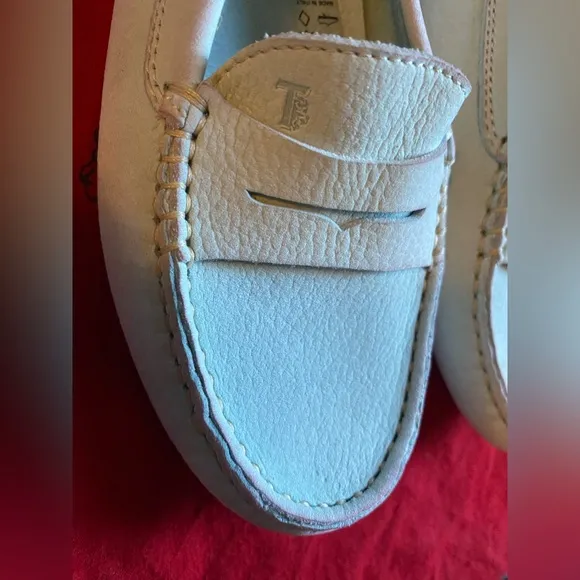 TOD’S DRIVING SHOES Sz 33 LIGHT BLUE