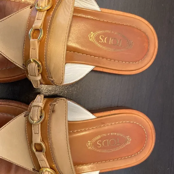 Tods Lux Classic Buckle Thong Camel Leather Sandals Size 5 1/2