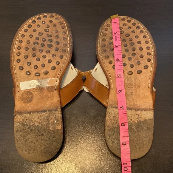 Tods Lux Classic Buckle Thong Camel Leather Sandals Size 5 1/2