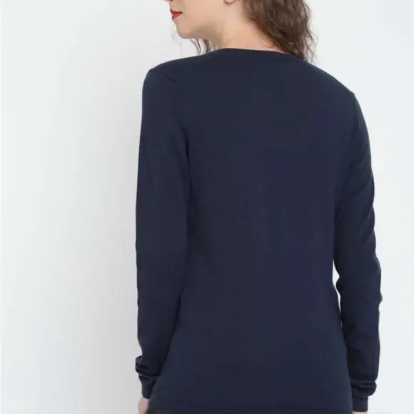 Tommy Hilfiger • NWT Navy Blue Long Sleeve V-Neck Gold Studded Sweater Size Med