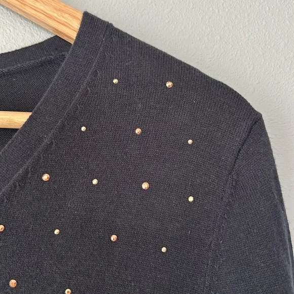 Tommy Hilfiger • NWT Navy Blue Long Sleeve V-Neck Gold Studded Sweater Size Med