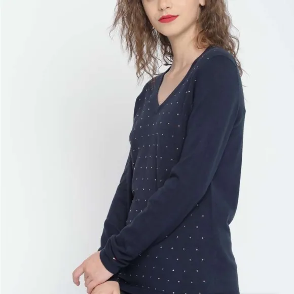 Tommy Hilfiger • NWT Navy Blue Long Sleeve V-Neck Gold Studded Sweater Size Med