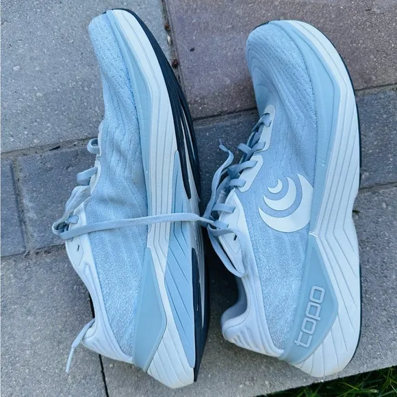 TOPO Ultrafly 5 Running Shoes Men's Size 10.5 Lightweight Grey