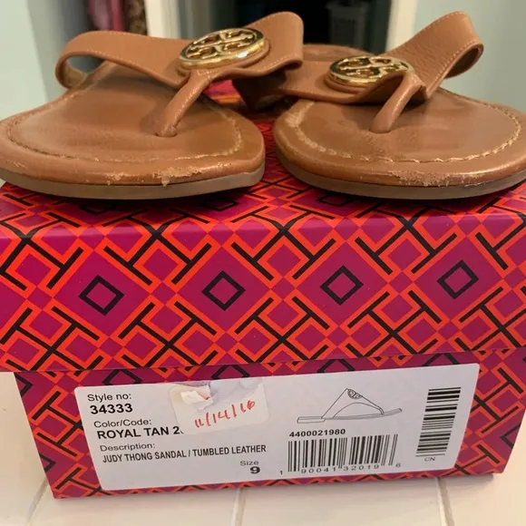 Tory Burch Judy sandals In Royal Tan pebbled Leather. Size 9. GUC