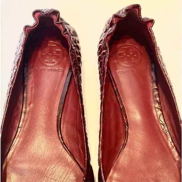 Tory Burch Reva Crocodile Embossed Burgundy Leather Flats Size 8