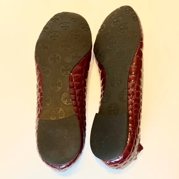 Tory Burch Reva Crocodile Embossed Burgundy Leather Flats Size 8
