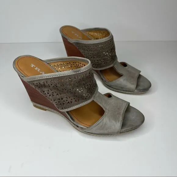 Trask Payton 7.5 T strap slip on Italian waxed suede leather wedge sandals gray