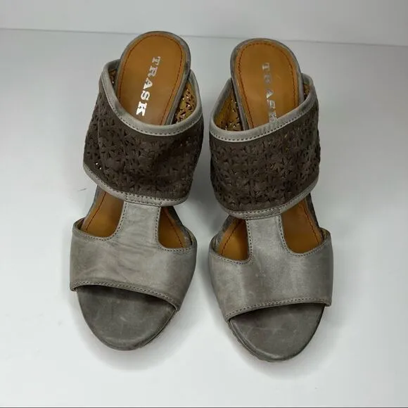 Trask Payton 7.5 T strap slip on Italian waxed suede leather wedge sandals gray