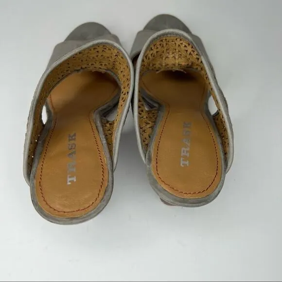 Trask Payton 7.5 T strap slip on Italian waxed suede leather wedge sandals gray