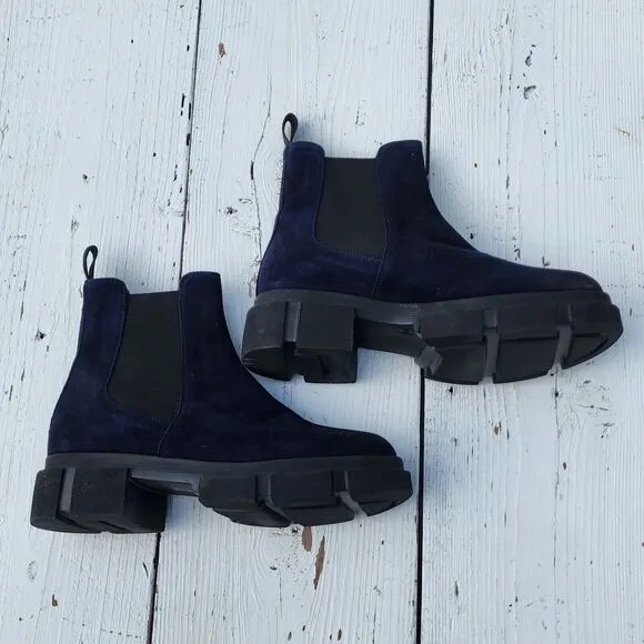 Triver Flight Italy Made Women's Navy Ankle Suede Bootie Shoes US 6 EU 36