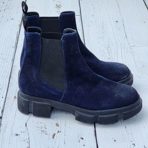 Triver Flight Italy Made Women's Navy Ankle Suede Bootie Shoes US 6 EU 36