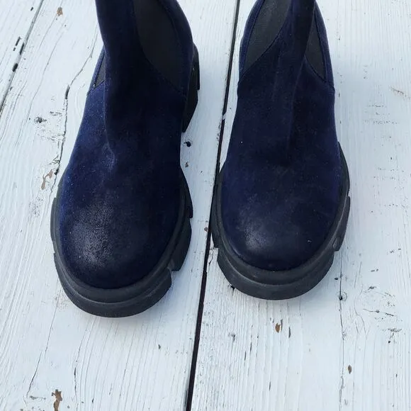 Triver Flight Italy Made Women's Navy Ankle Suede Bootie Shoes US 6 EU 36