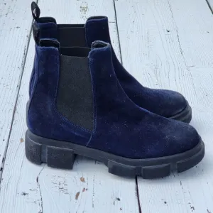 Triver Flight Italy Made Women's Navy Ankle Suede Bootie Shoes US 6 EU 36