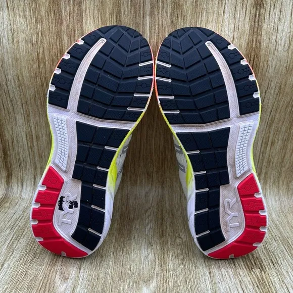 TYR‎ RD-1 Runner Men's Size 8.5 White Yellow Athletic Running Shoes Sneakers