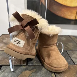 UGG 1017397T Toddler Girl Boots T Mini Bailey Bow II Size  8 Tan Boots