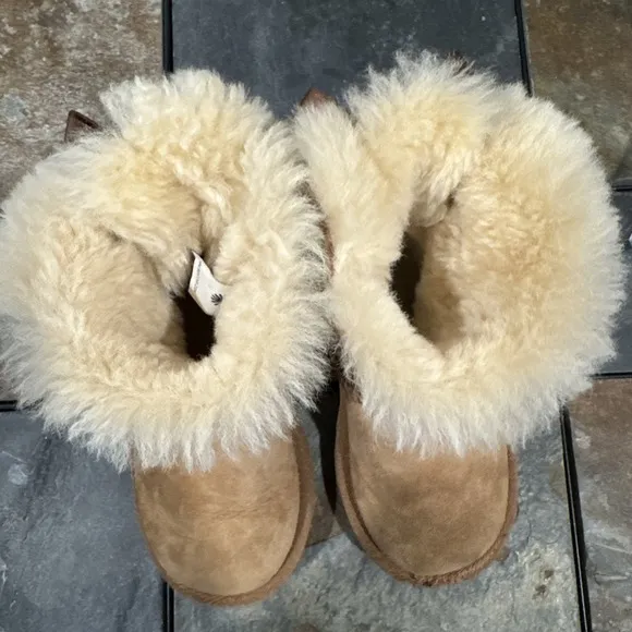 UGG 1017397T Toddler Girl Boots T Mini Bailey Bow II Size  8 Tan Boots