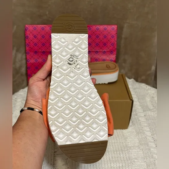 UGG 9 women sandals slip on shoe bows uggs platform sneaker pink peach orange 9