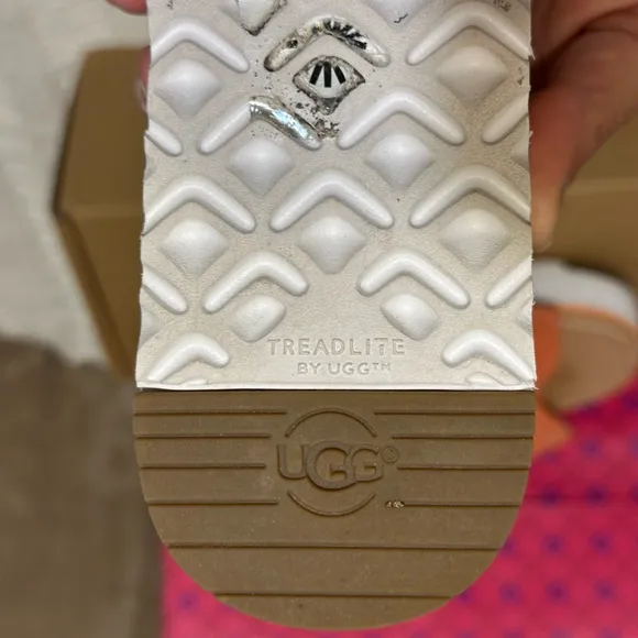 UGG 9 women sandals slip on shoe bows uggs platform sneaker pink peach orange 9