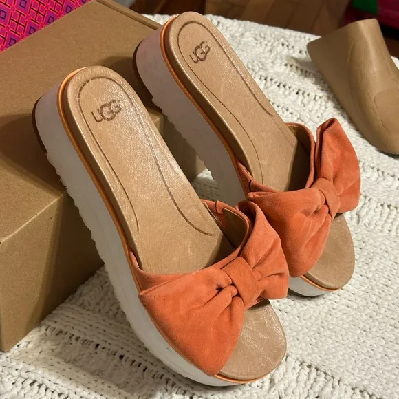 UGG 9 women sandals slip on shoe bows uggs platform sneaker pink peach orange 9