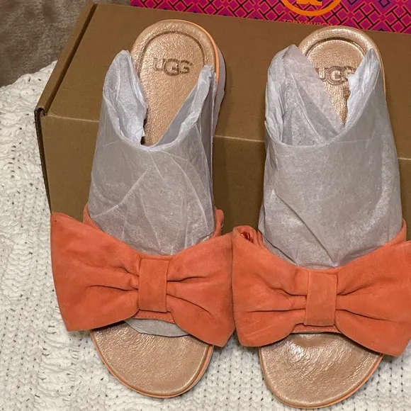 UGG 9 women sandals slip on shoe bows uggs platform sneaker pink peach orange 9