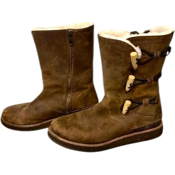 UGG Australia Kaya Leather Sheepskin Boots Size 7 Water Resistant Cozycore