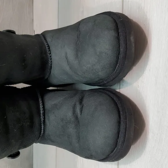 Ugg Australia Women 1962Y Tall Bailey Button Triplet Sheepskin shoes boots sz 6